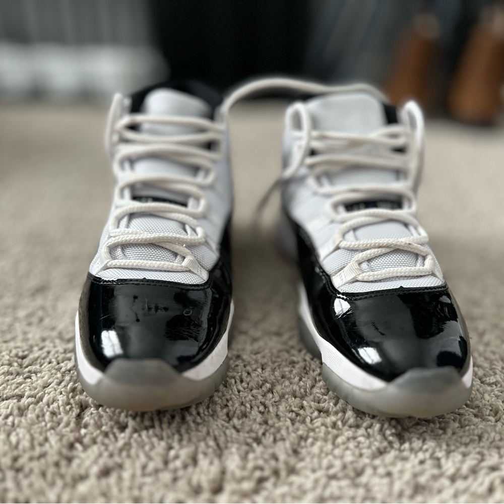Air Jordan 11 Concords in size 8
